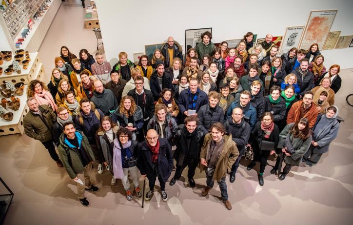 Ontwerpers, peters en meters, opdrachtgevers en team Vlaams Bouwmeester vormen het team dat zal werken aan de Meesterproef 2022 Sociaal wonen